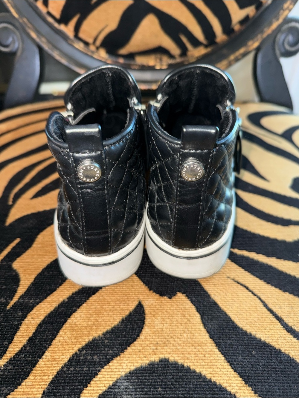 Girls Size 2 Steve Madden Leather Slip-On Platform Sneakers with White Soles - Picture 3 of 7